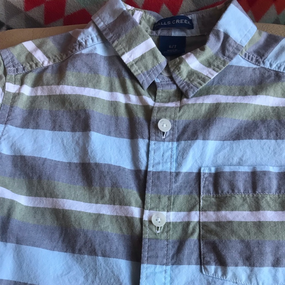 Falls Creek short sleeve button-up Boys small 6/7